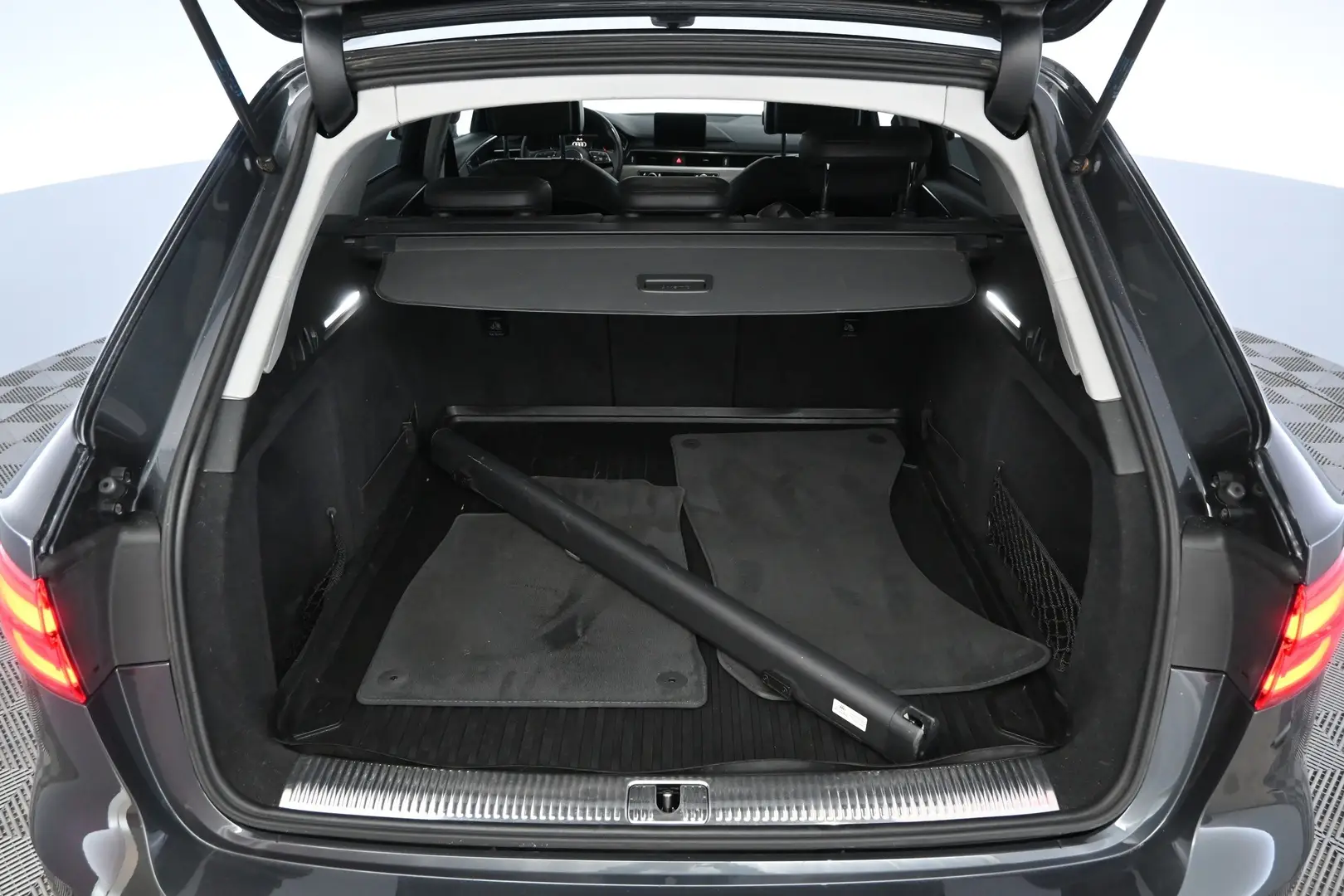 Car Image - 2IUZRYaRP18sDvnhBtBKEk
