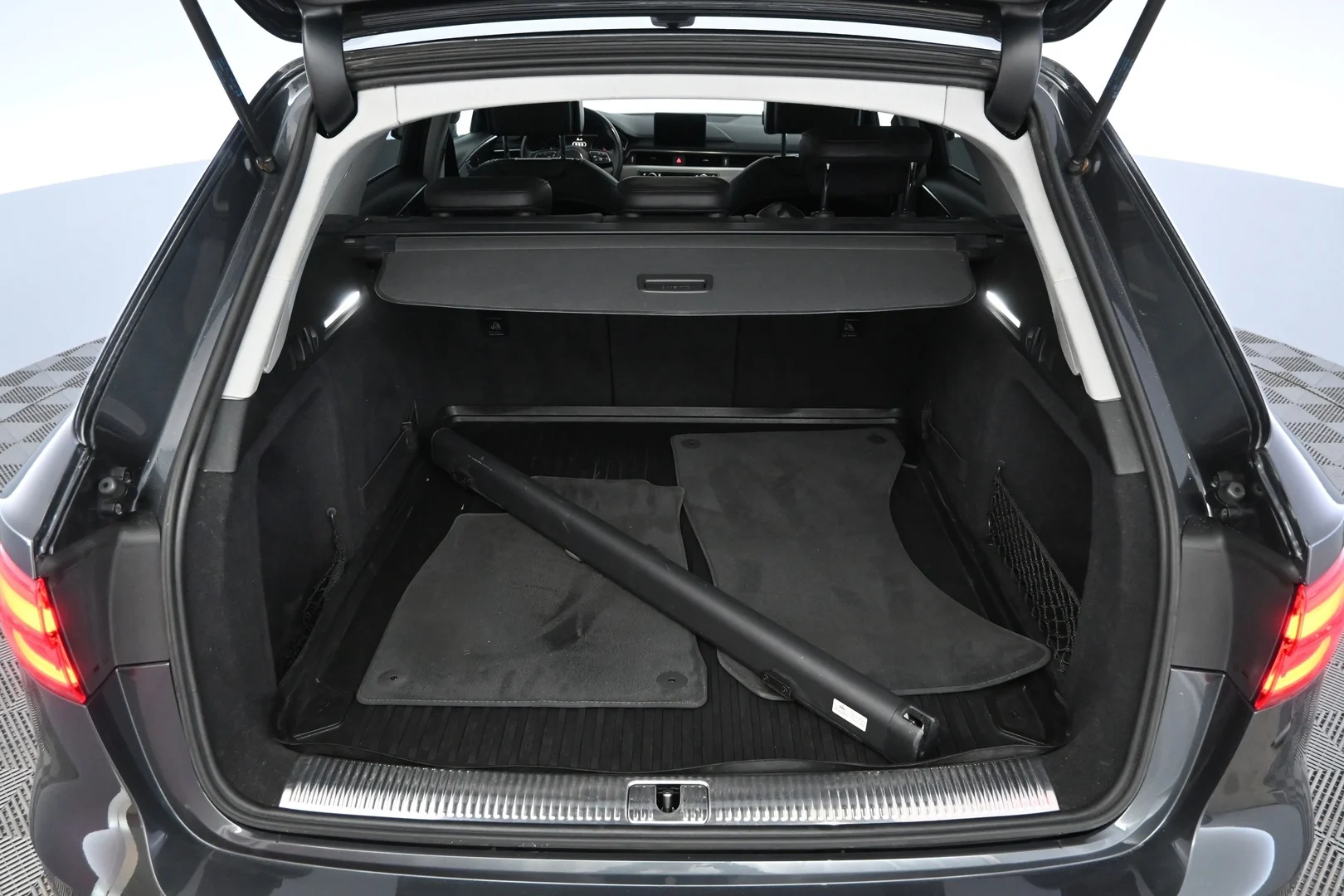 Car Image - 2IUZRYaRP18sDvnhBtBKEk