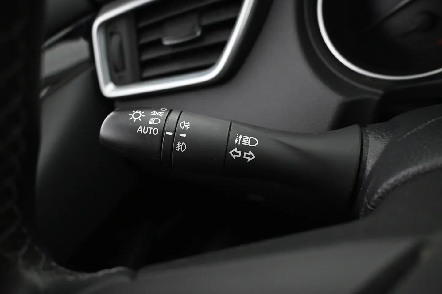 Car Image - 39rZvphQyw3cWbC1uHlK64