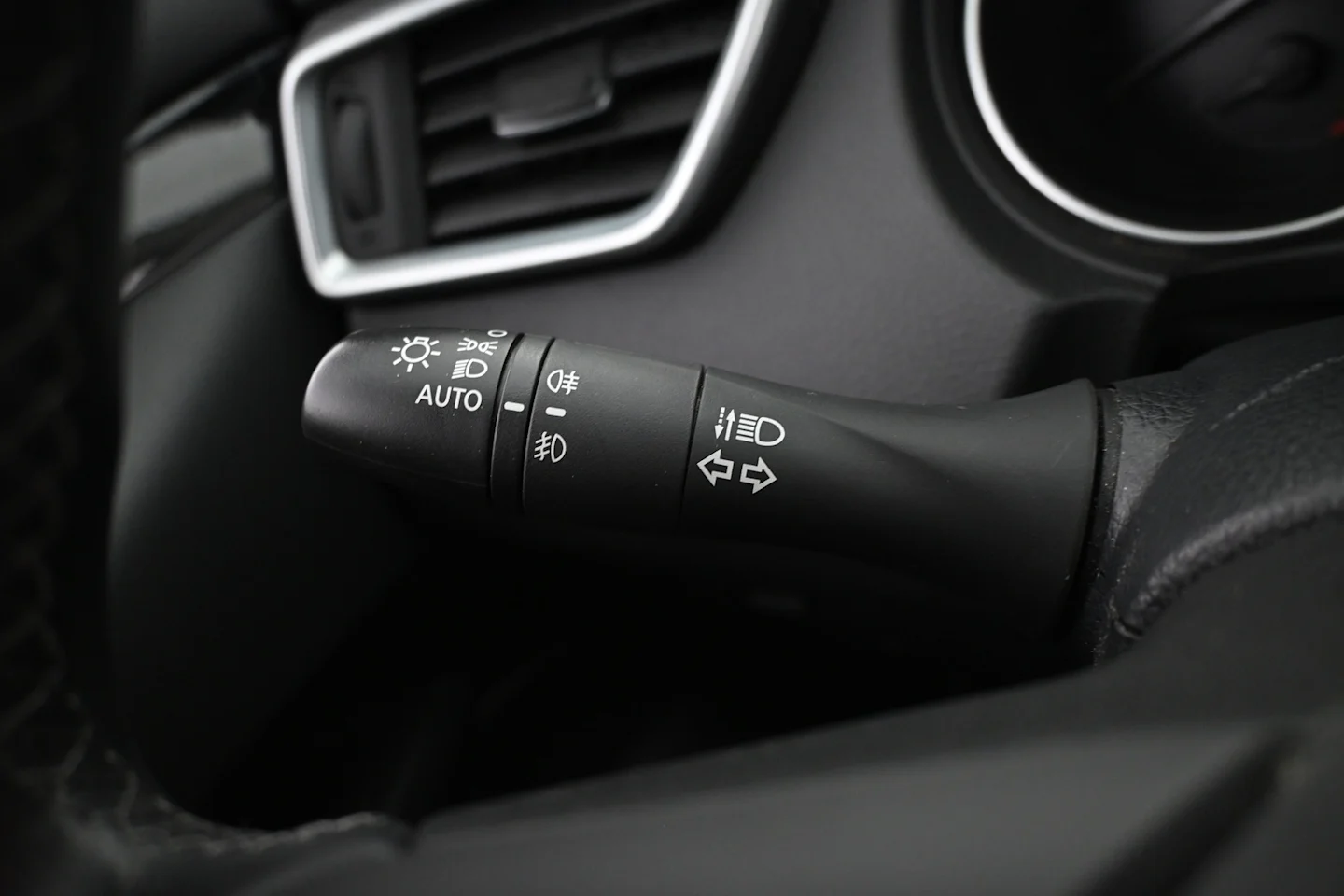 Car Image - 39rZvphQyw3cWbC1uHlK64
