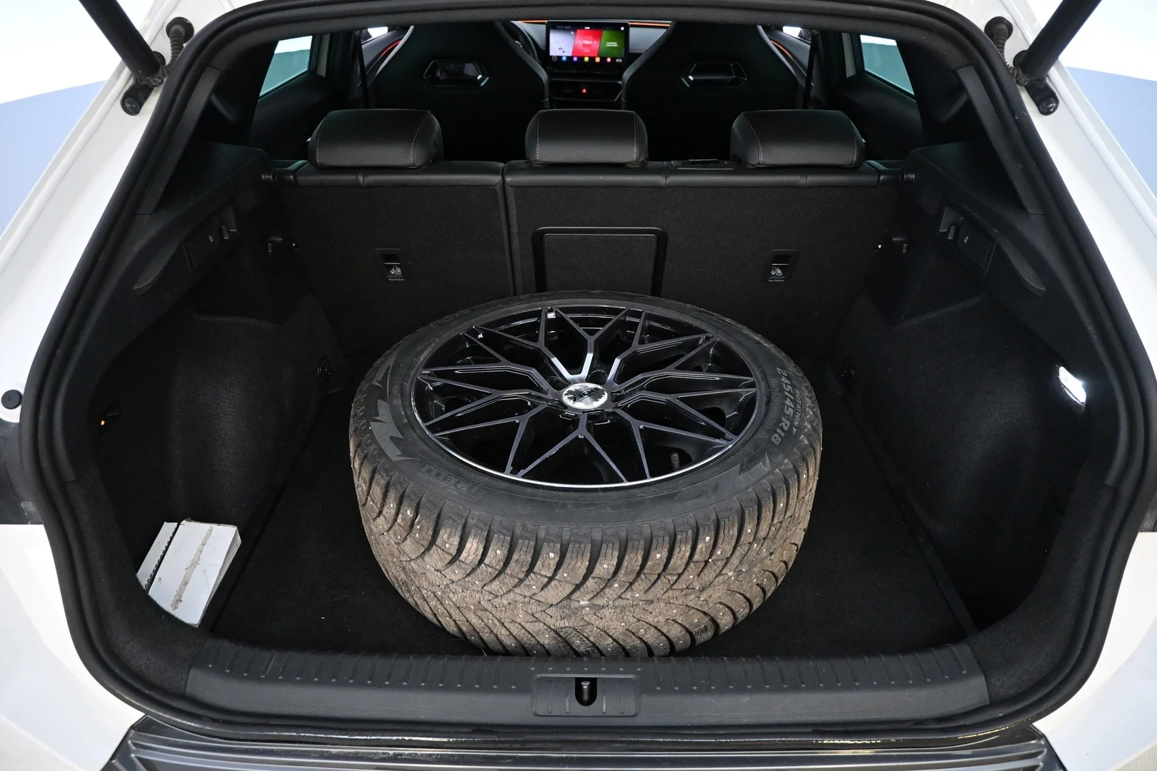 Car Image - 3z0QStnybrDbFFlkcgK3rN