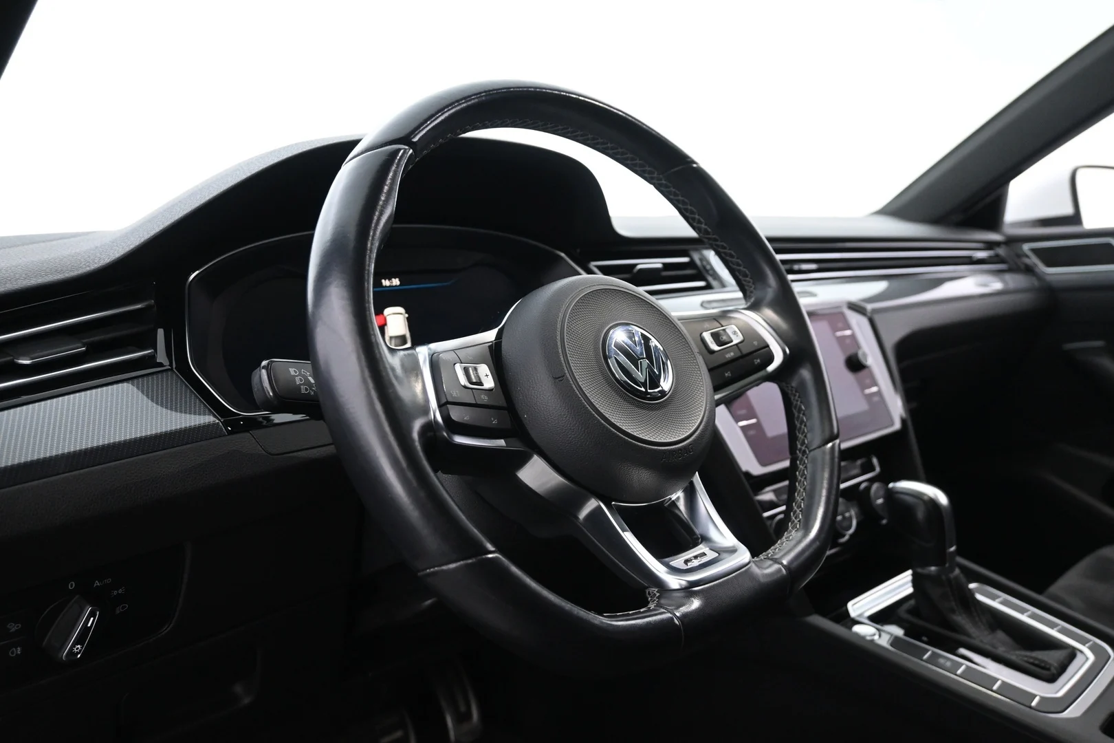 Car Image - 2O4giZZMXZFuMQ8SYxlI6s