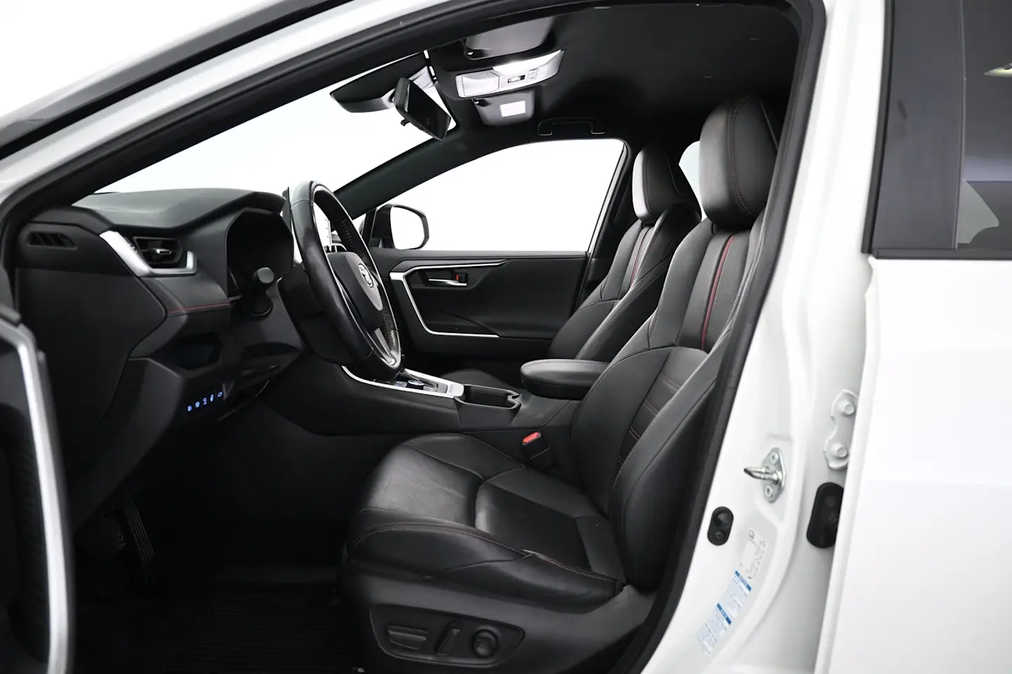 Car Image - 74kKTFLtHRIhUYNc0r9iyT