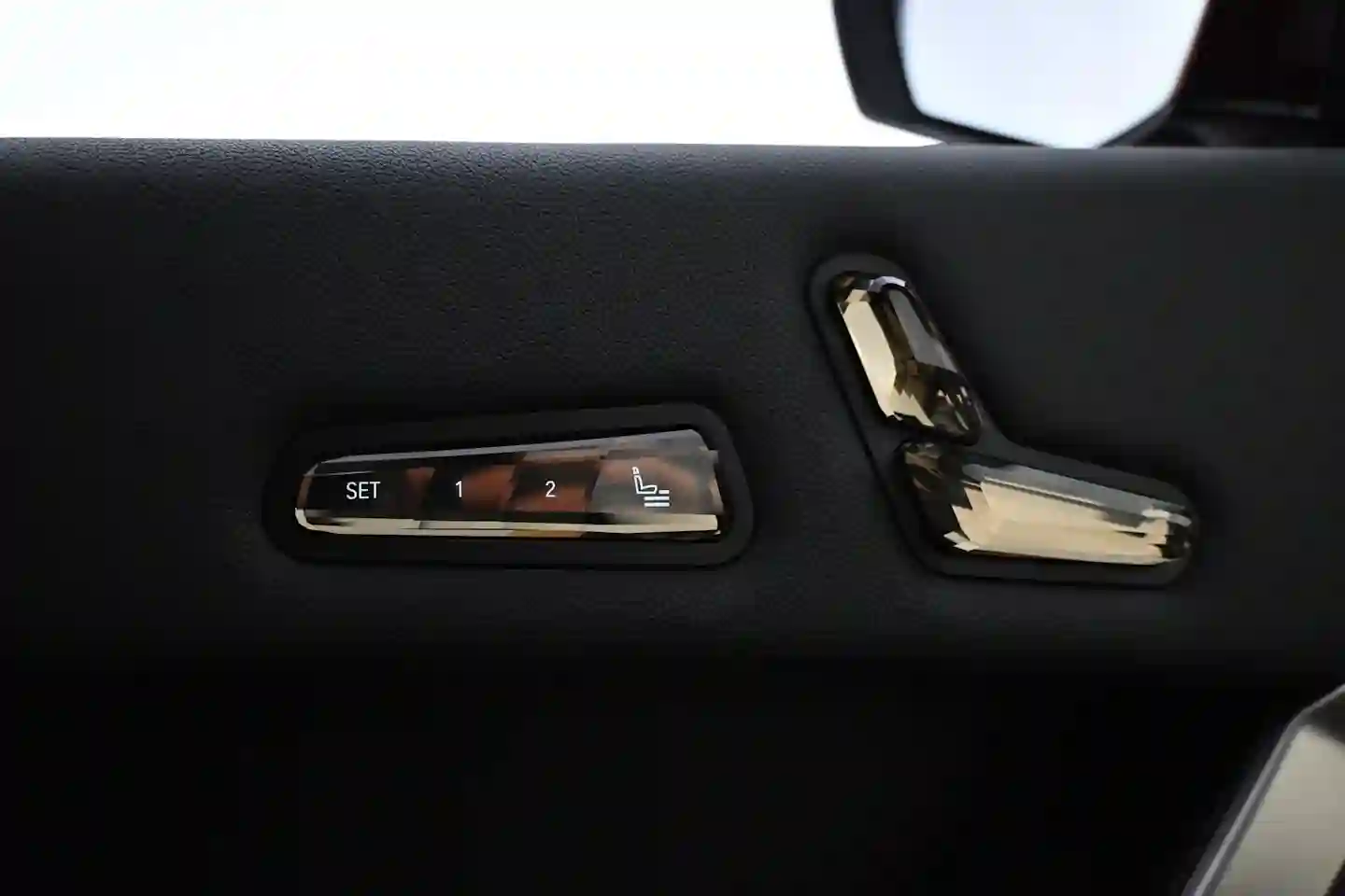 Car Image - 2IIB5GJQxsXedYSs4YZgZT