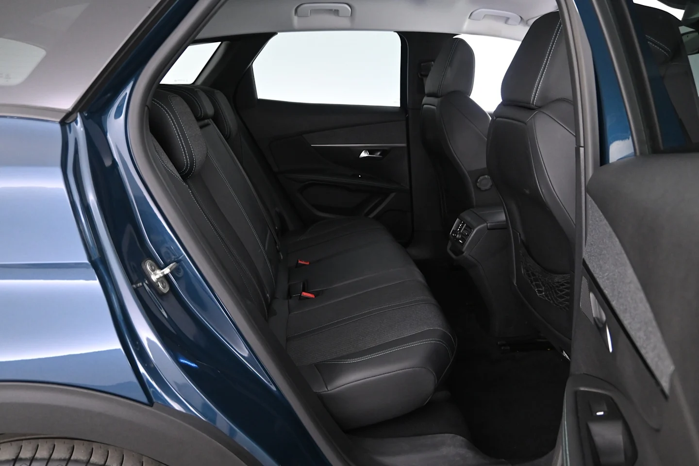 Car Image - 3R0En8F9nL2cBXsMDIMh8N