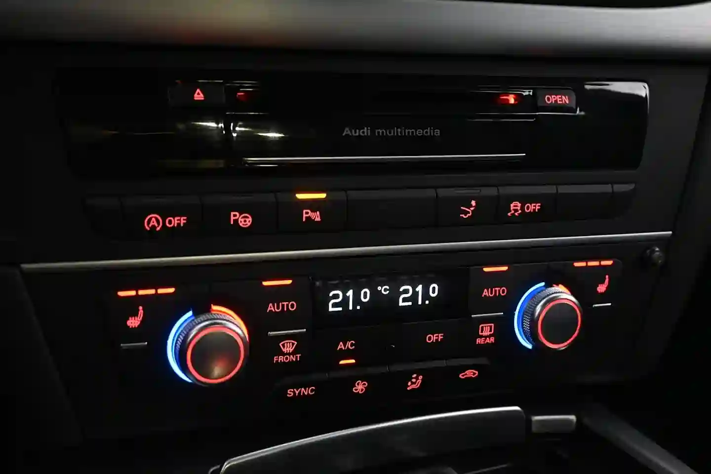Car Image - 4vZA4TXxZTKUvXRzIKnhdy