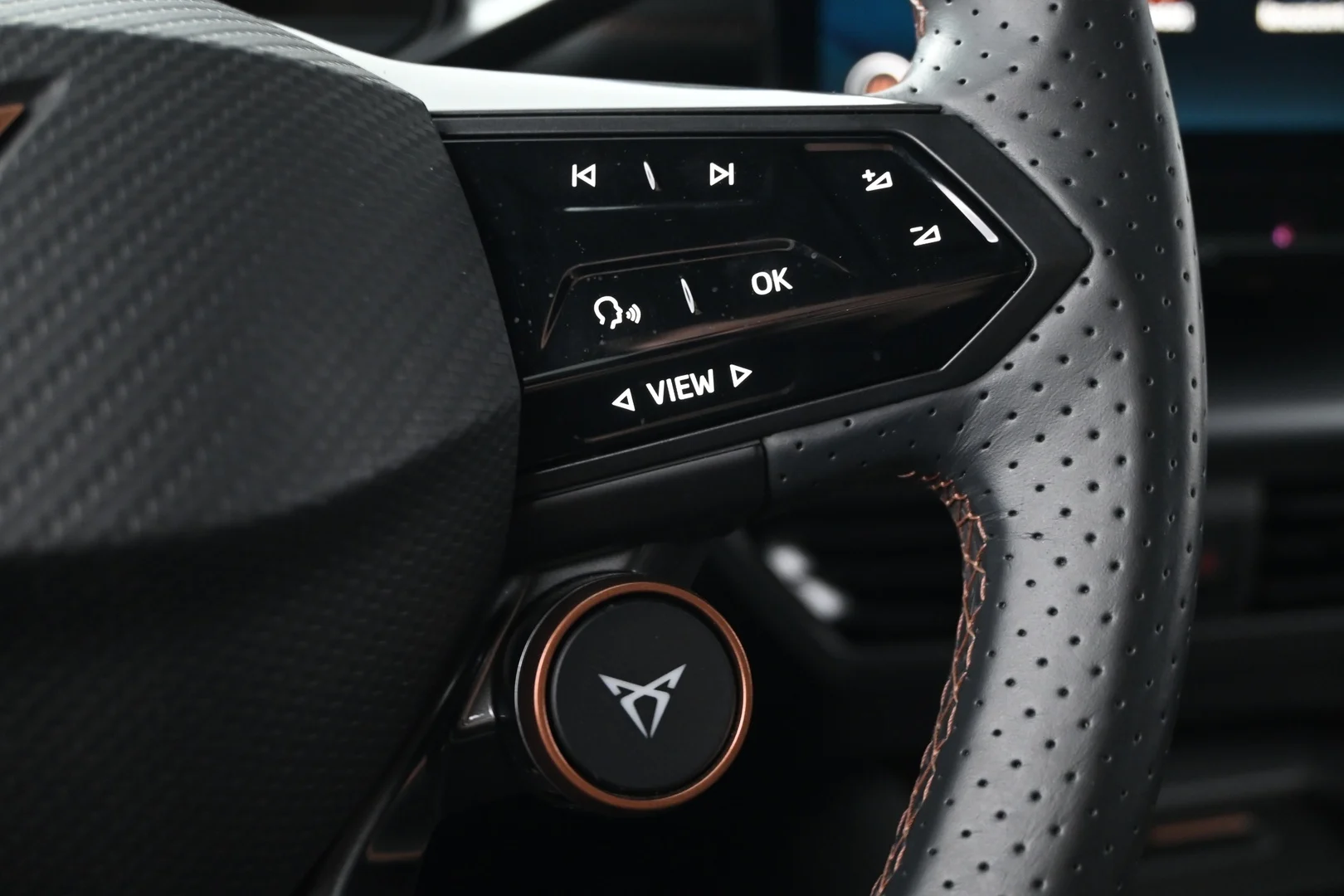 Car Image - 2RqFnVIiqQS1qx4tLwz20S