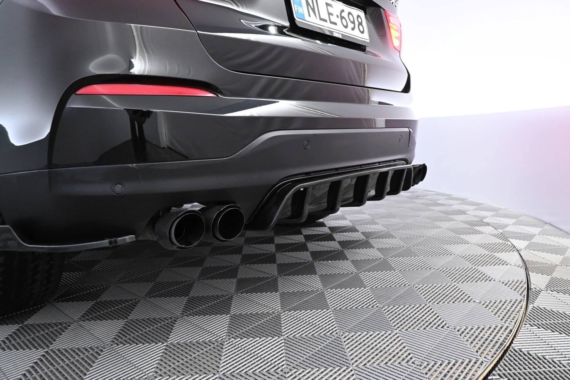 Car Image - 7LIOgXofsTNtxZNjx0lpnx