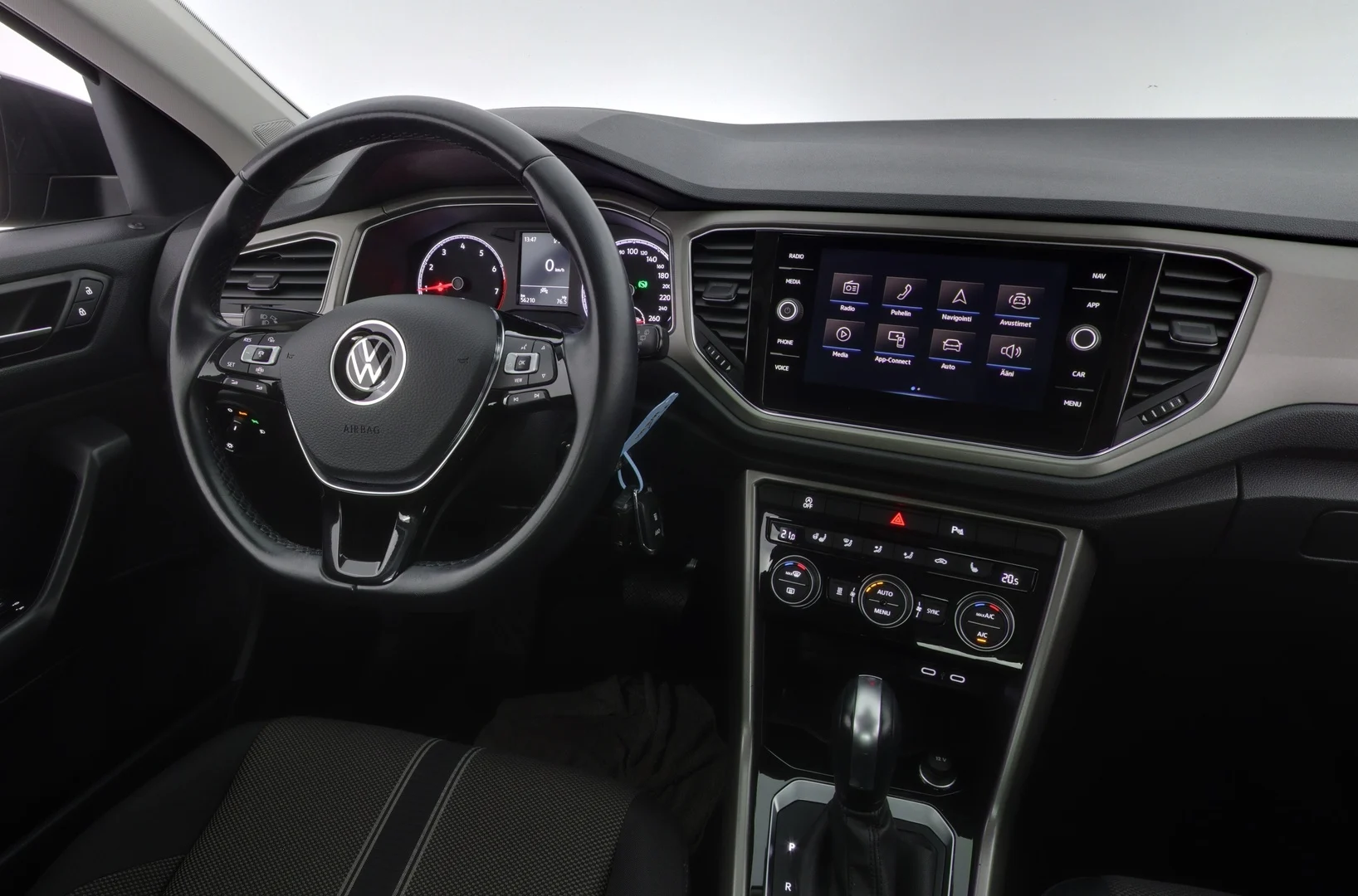 Car Image - 17B02c3sL5Miefy4XHhD1M