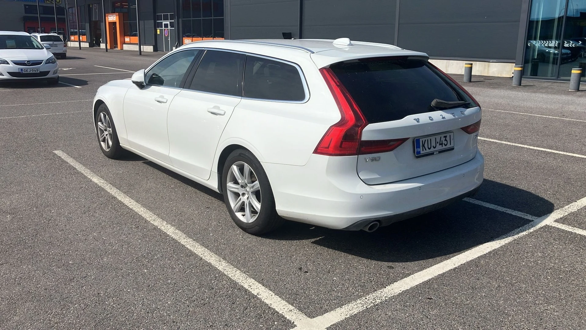 Car Image - 4lqpnqEyINC54VNyyfP62t