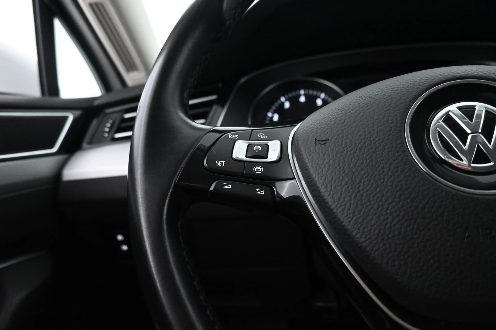 Car Image - 1WRe81Snju16JBDx9x4H1F
