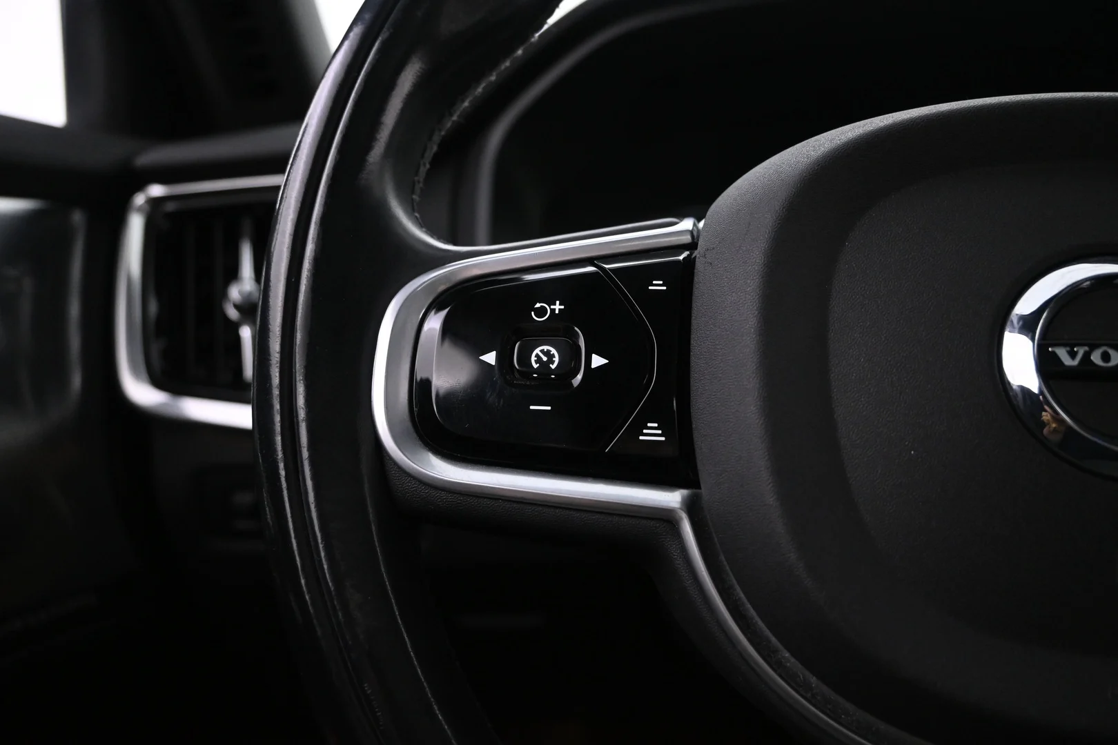 Car Image - 3fY7gm4w2WFcDjXAzPETkJ