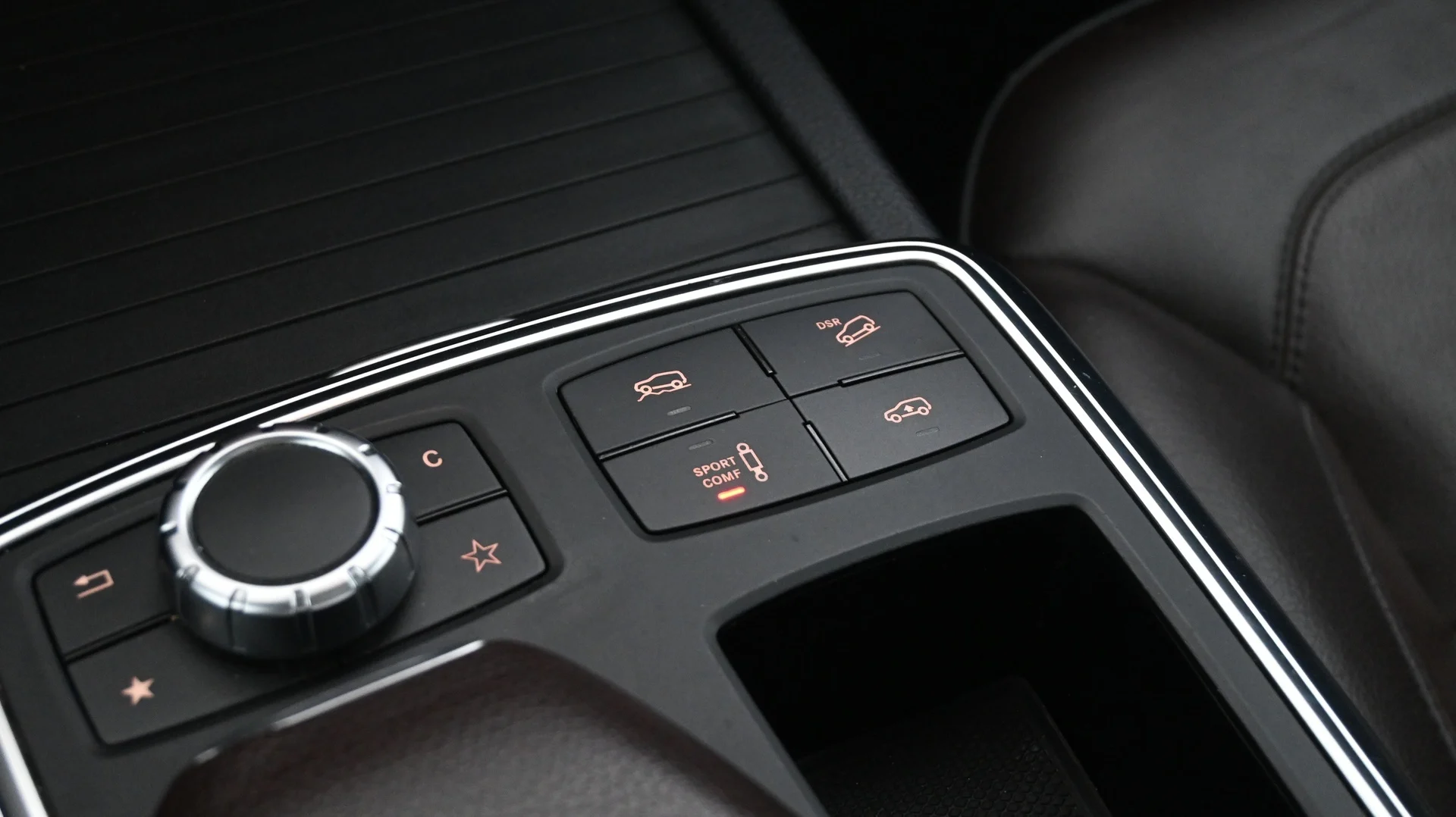 Car Image - 1wglySFuZ0NHKIpjd40kFv