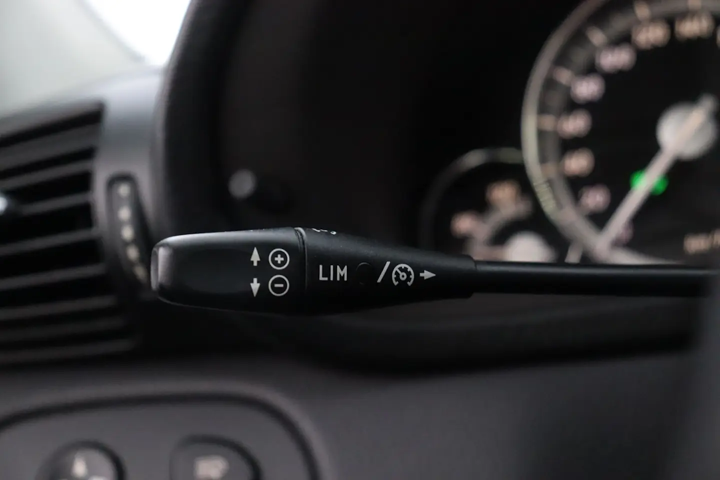 Car Image - 4aWgwJDuV5QPIK5mRLMis1
