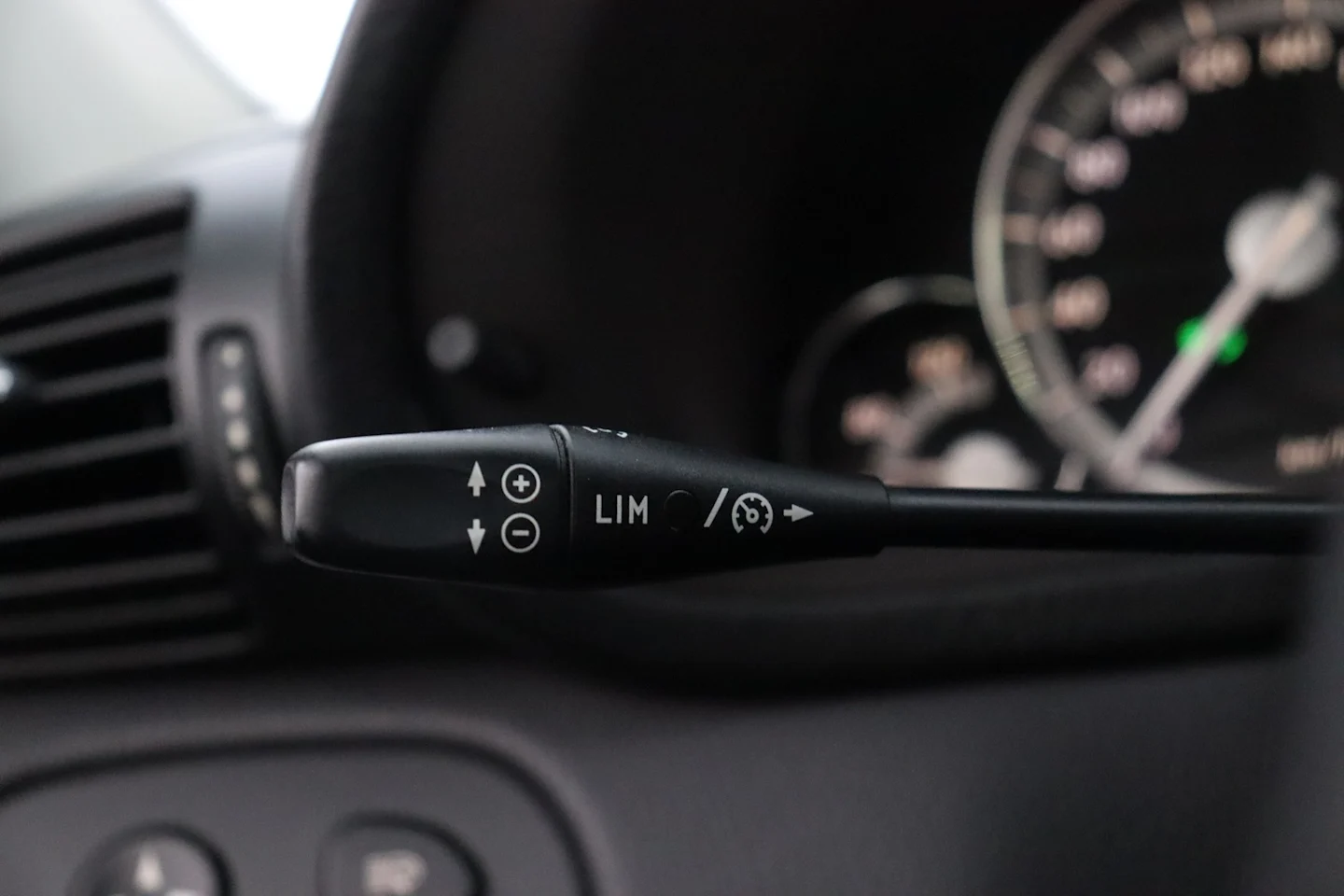 Car Image - 4aWgwJDuV5QPIK5mRLMis1