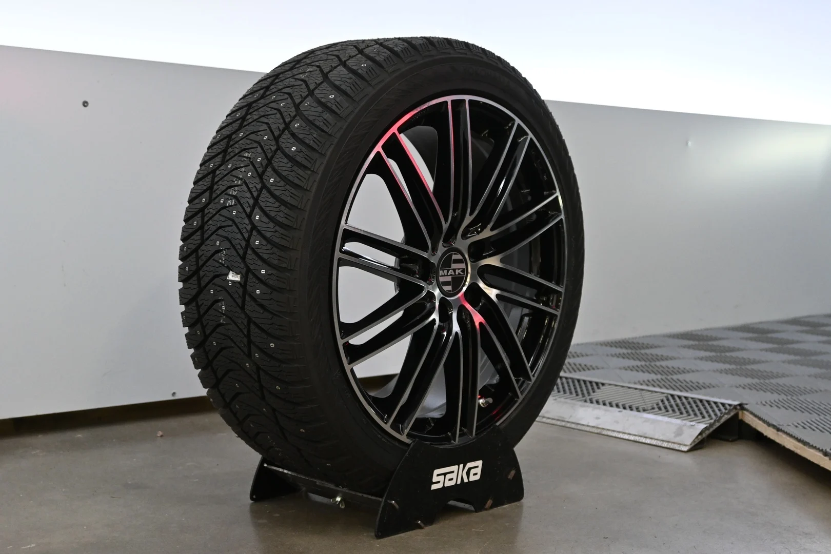 Car Image - 2QdnSHVkoVMx713pyMq5BB
