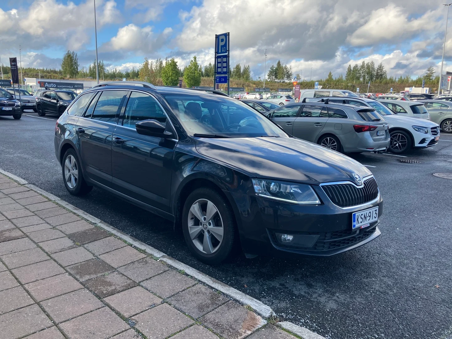 Car Image - 151Ig3f5nEDnI7OS8fEMKk
