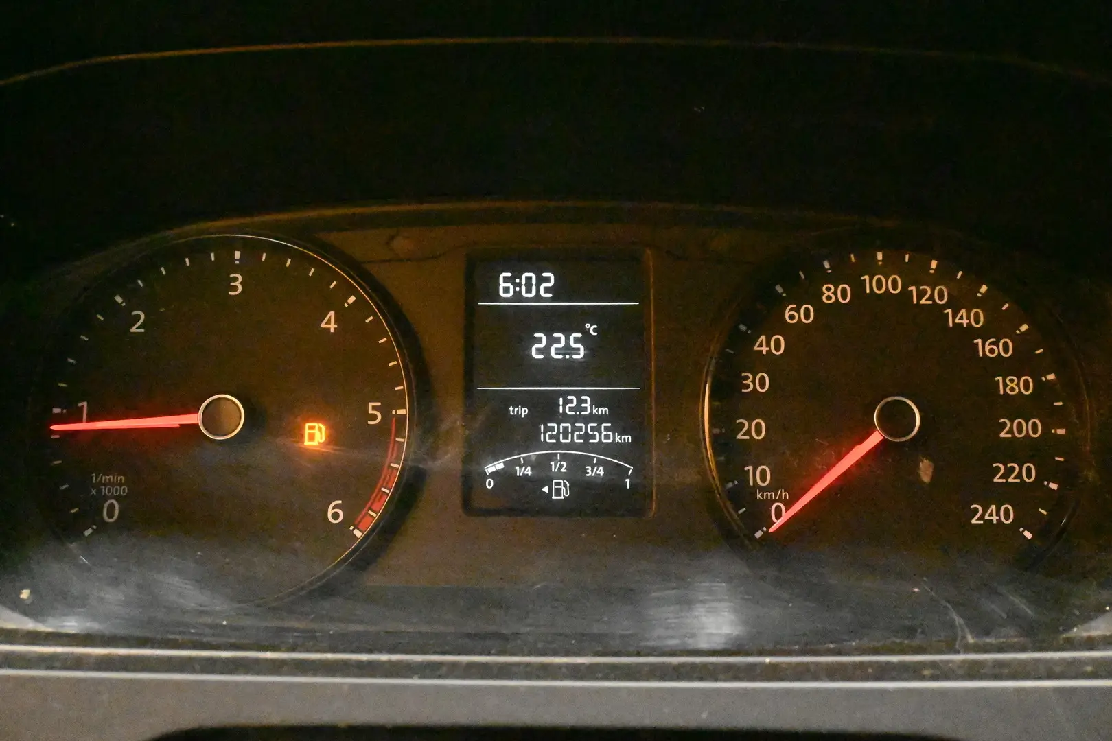 Car Image - 5Zf8FEIt1zA1CbnQMBqY06