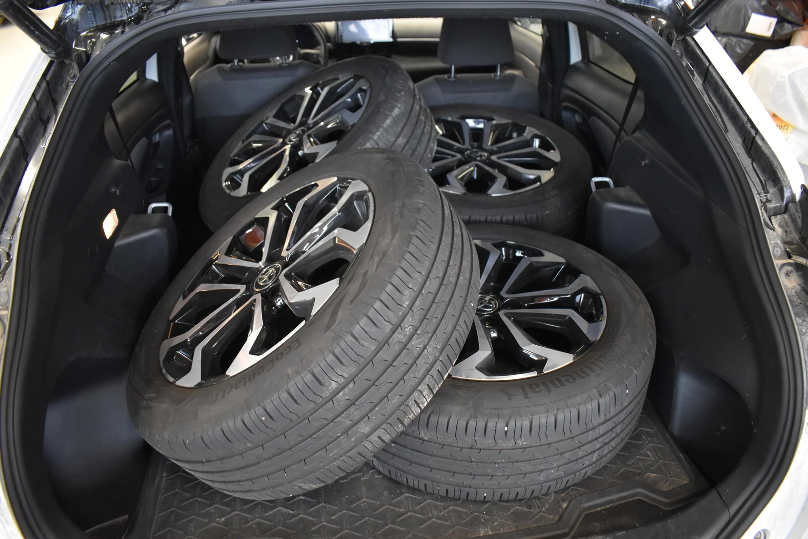 Car Image - 2FrGH6ZpYPVHsLCKw6nFJ4
