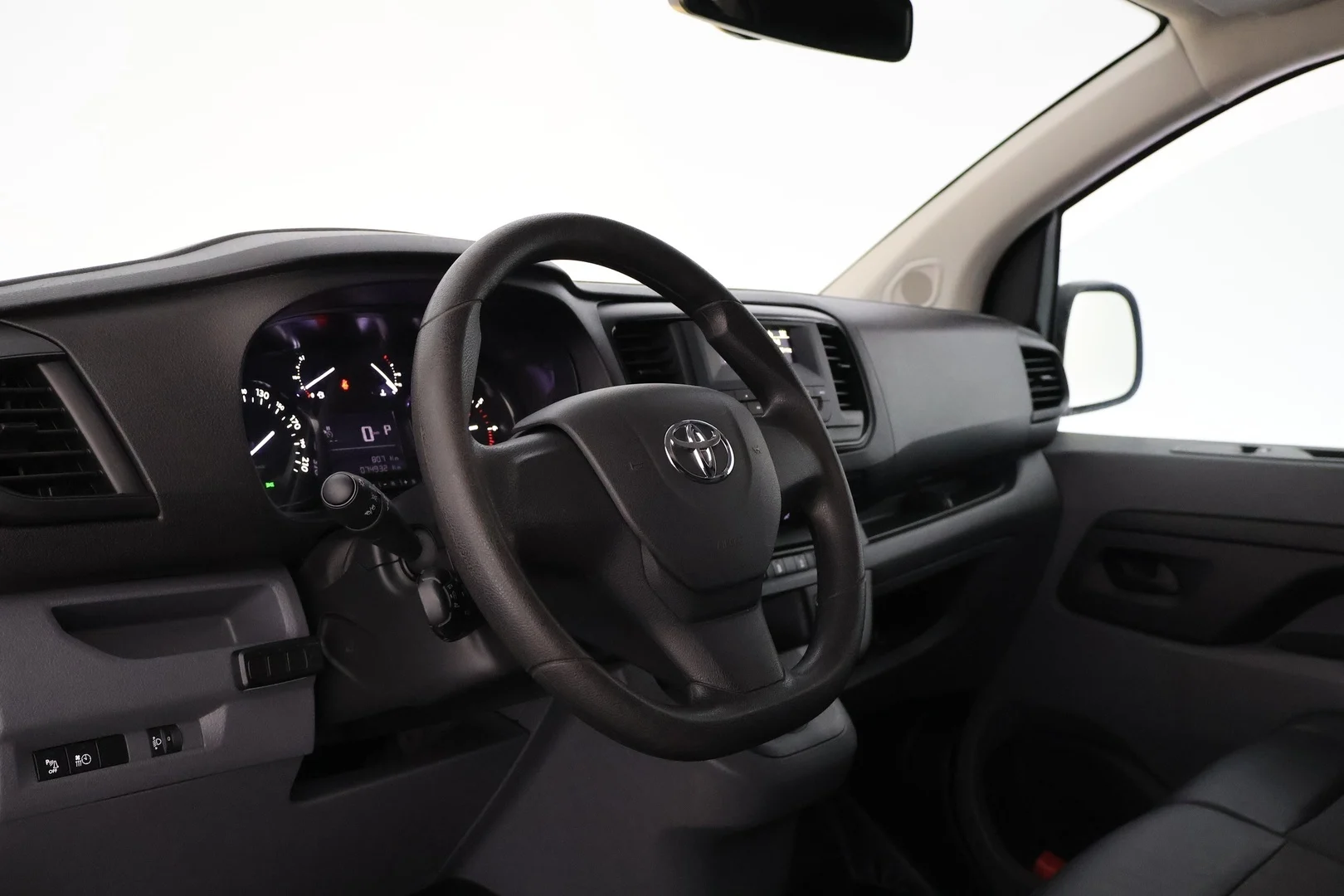 Car Image - 1377pTjQrSx66tGjxPoAHL