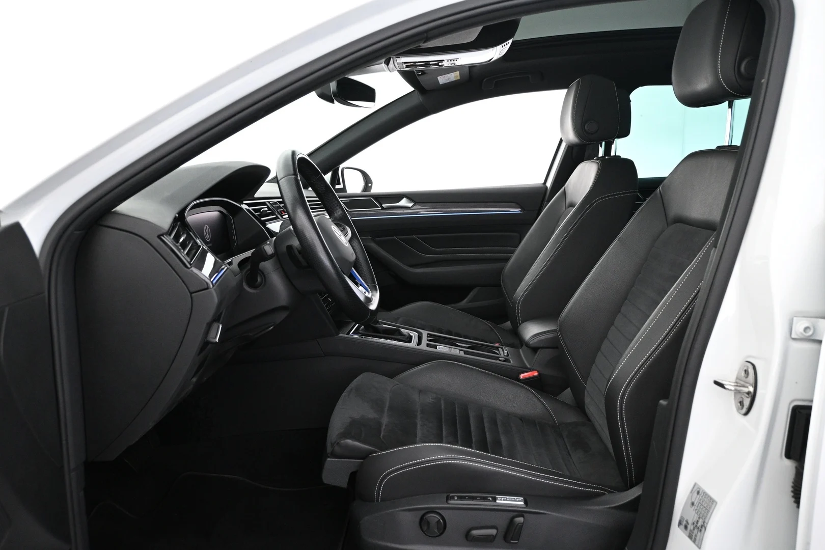 Car Image - 7Dlrm9B6xt6XNtJbBTeuEt