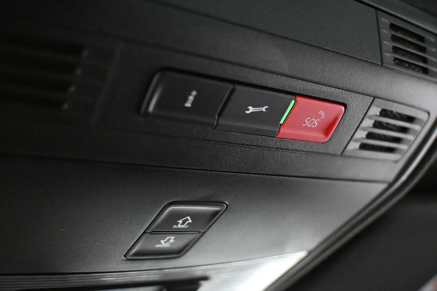 Car Image - tdSj9zXiWqsO8HjCrzc9R