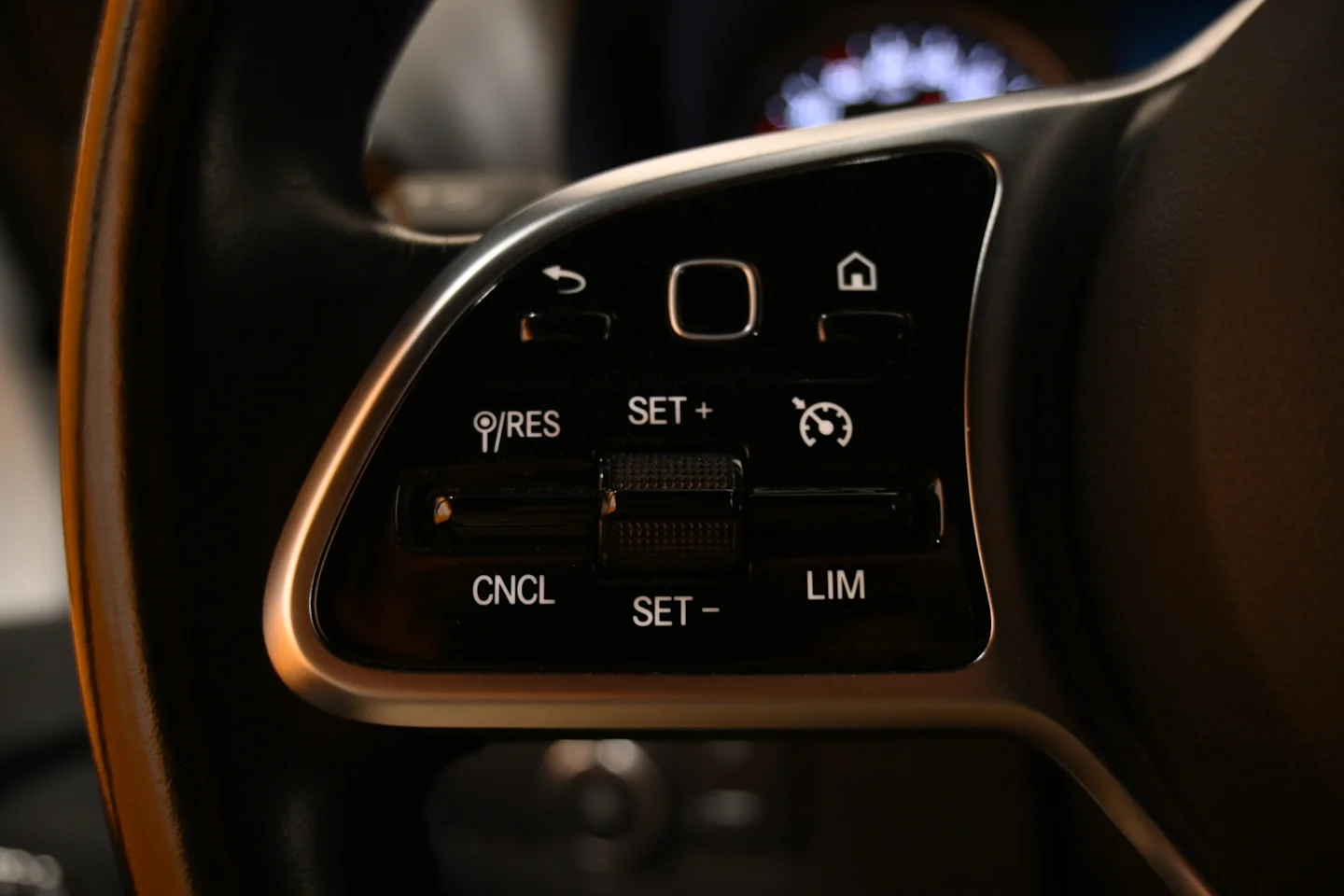 Car Image - 2vzqsaIVLKqSIltqTGD6Q8