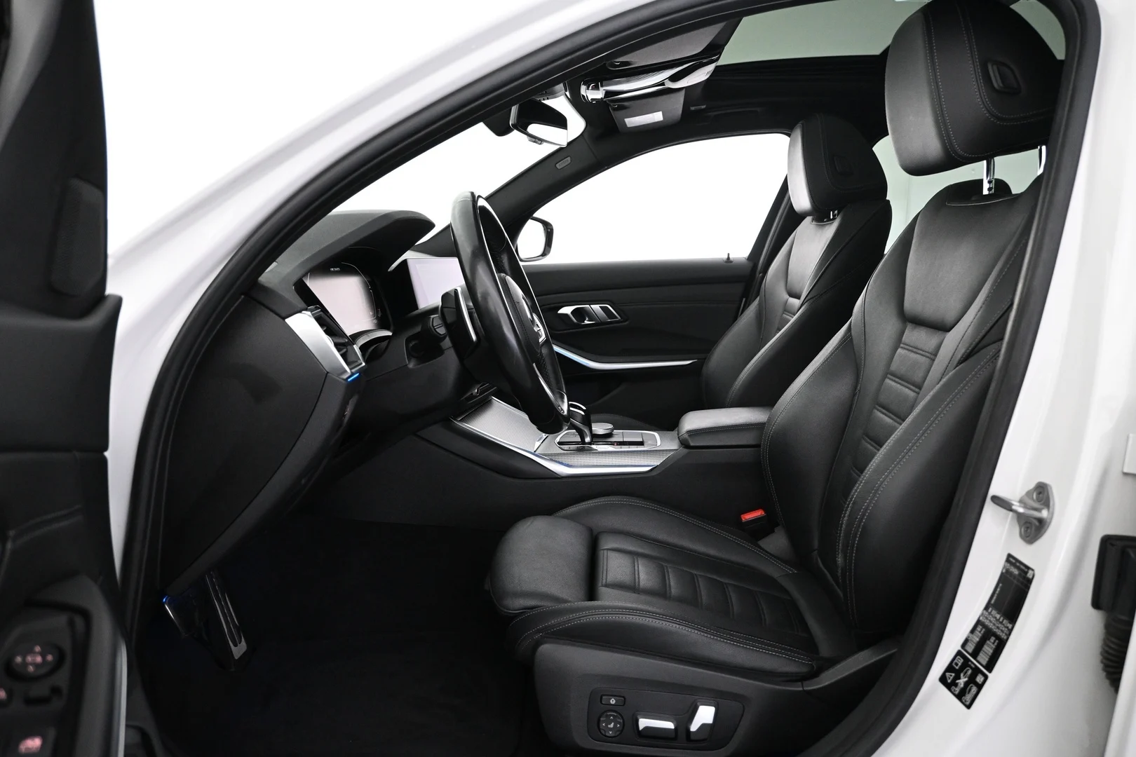 Car Image - RkVrVnKE6FDRYPFCjzIXP