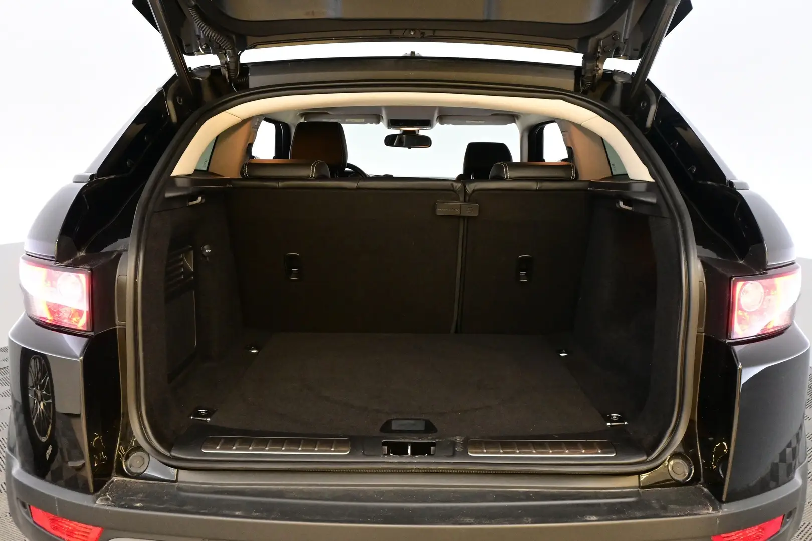 Car Image - 6jb5Ym1TZ6vFJgFb1FComq