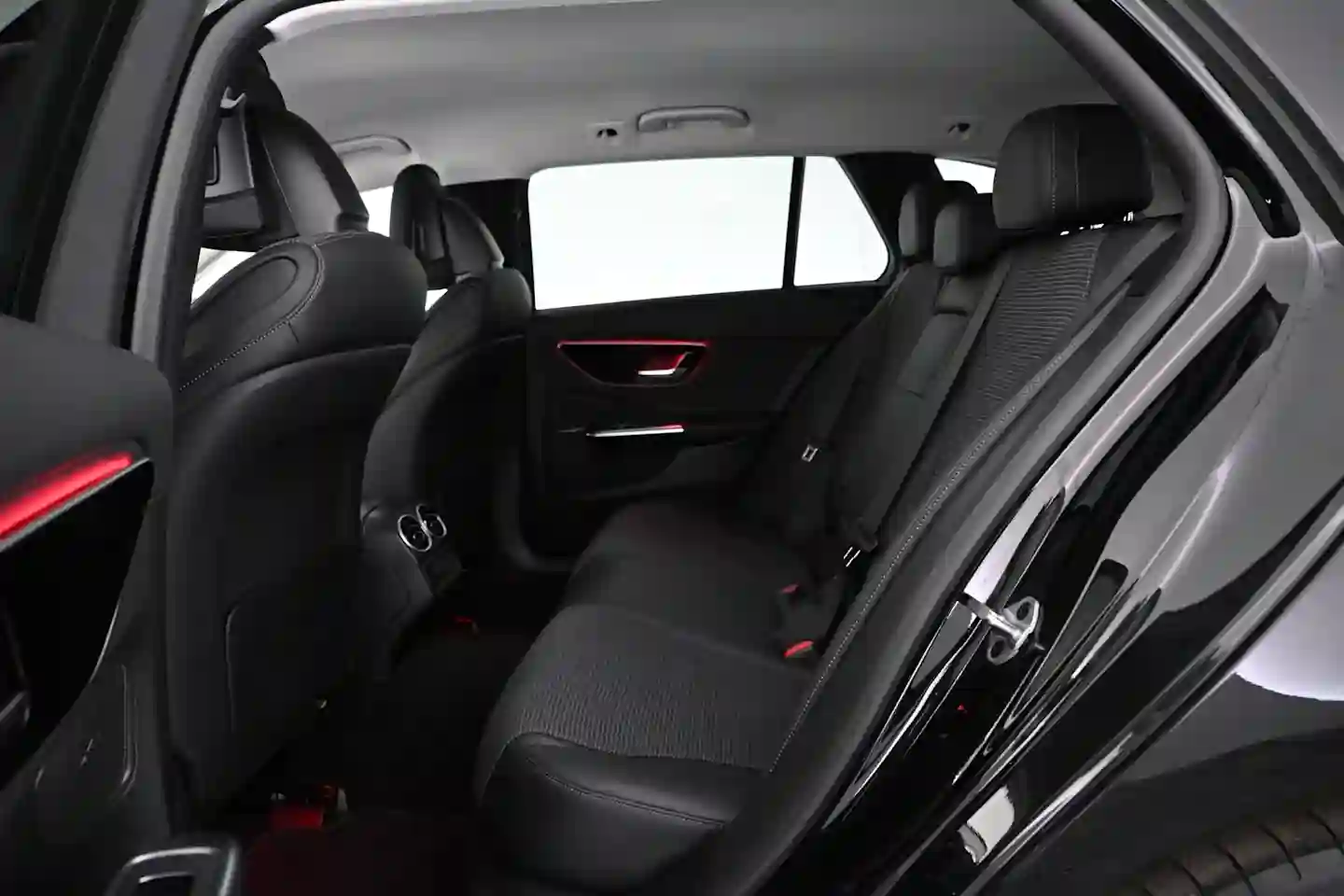 Car Image - 3WDl3IHFRdGlLiiogErfUU