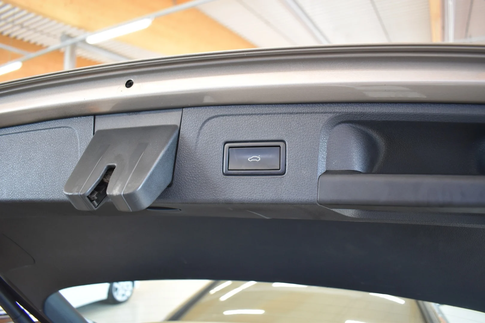 Car Image - 6CEweFI1ZUt2OXDEy5wxsF