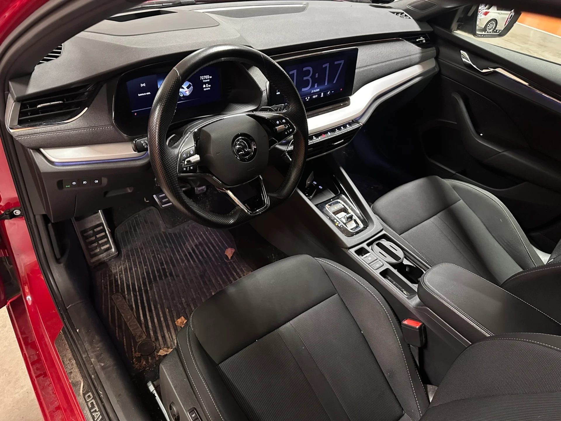 Car Image - 5pjcyyT5xoudpISLSug44V