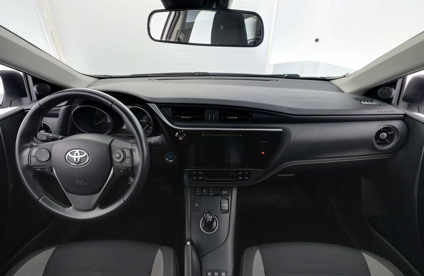 Car Image - 1YJoG7vlChOuRUp4UGqs9