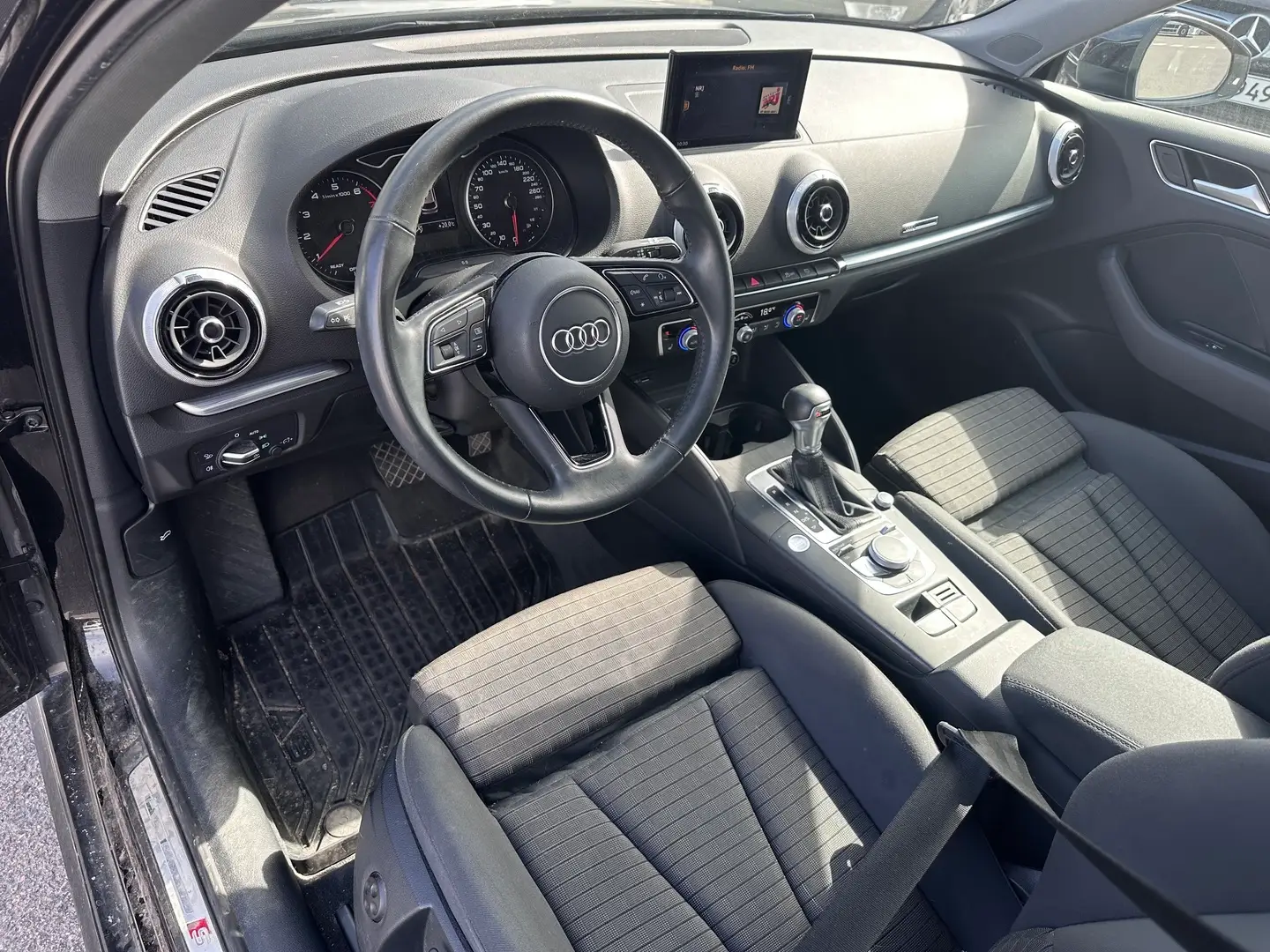 Car Image - 5PefL1Z4awJGX1OuQCZaff