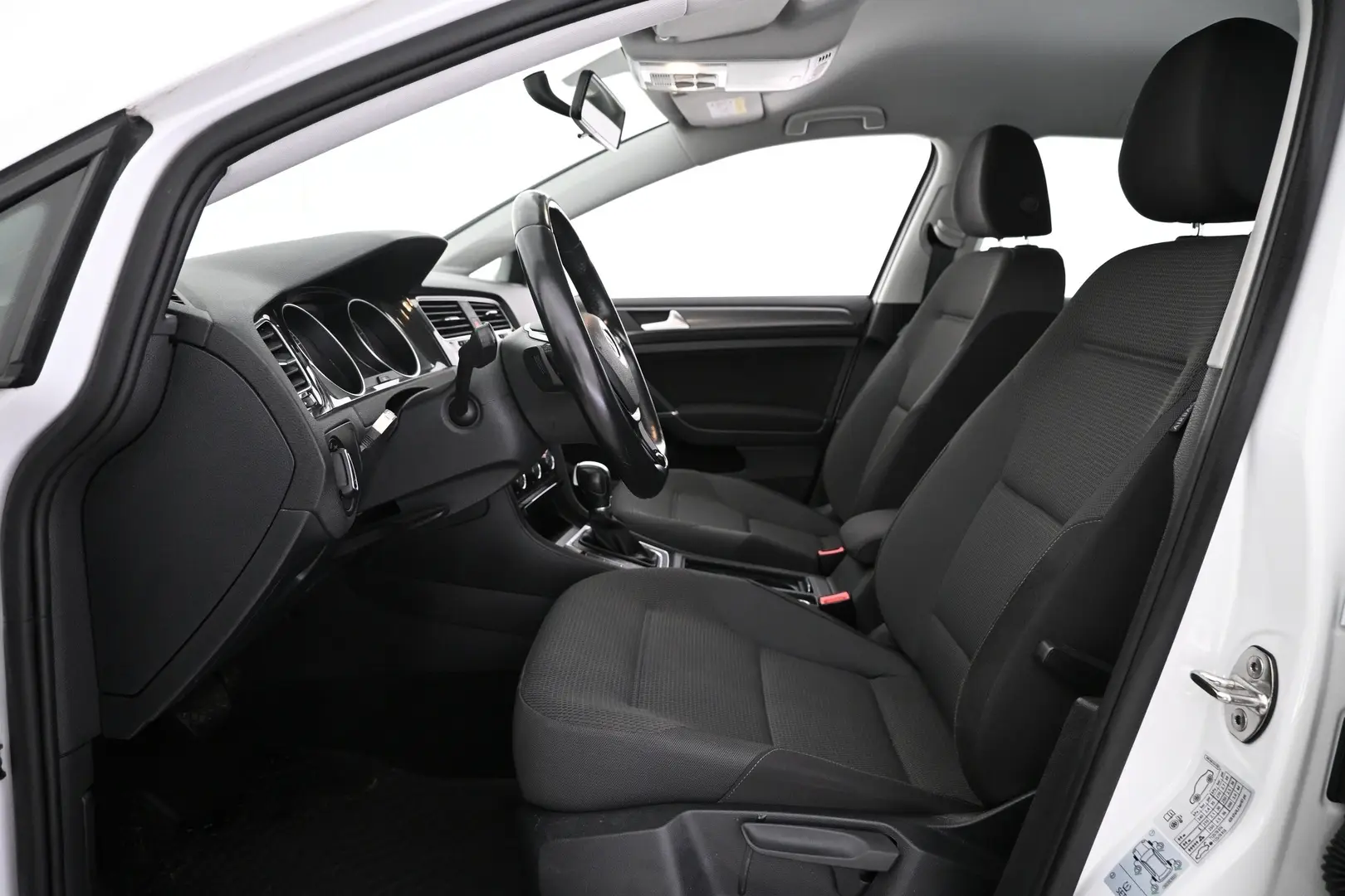 Car Image - 2DR7Ow70Xvn5tIHEfbgVDG