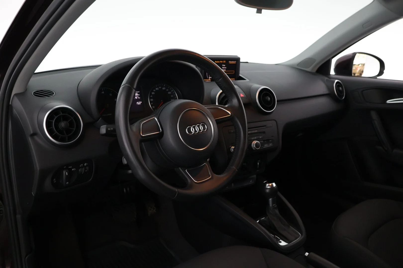 Car Image - 266kgupR6Y30pQvMbKJ6Ld