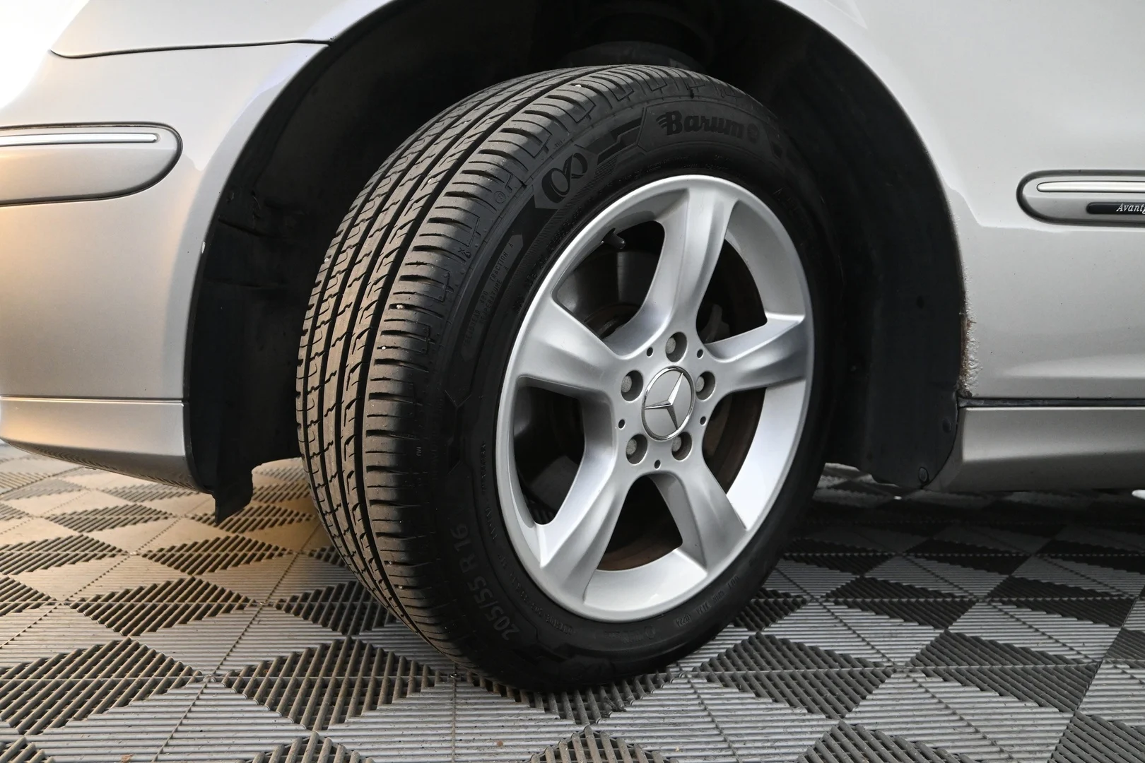 Car Image - 3dlqT7jko6rzZJnX8kjf4b