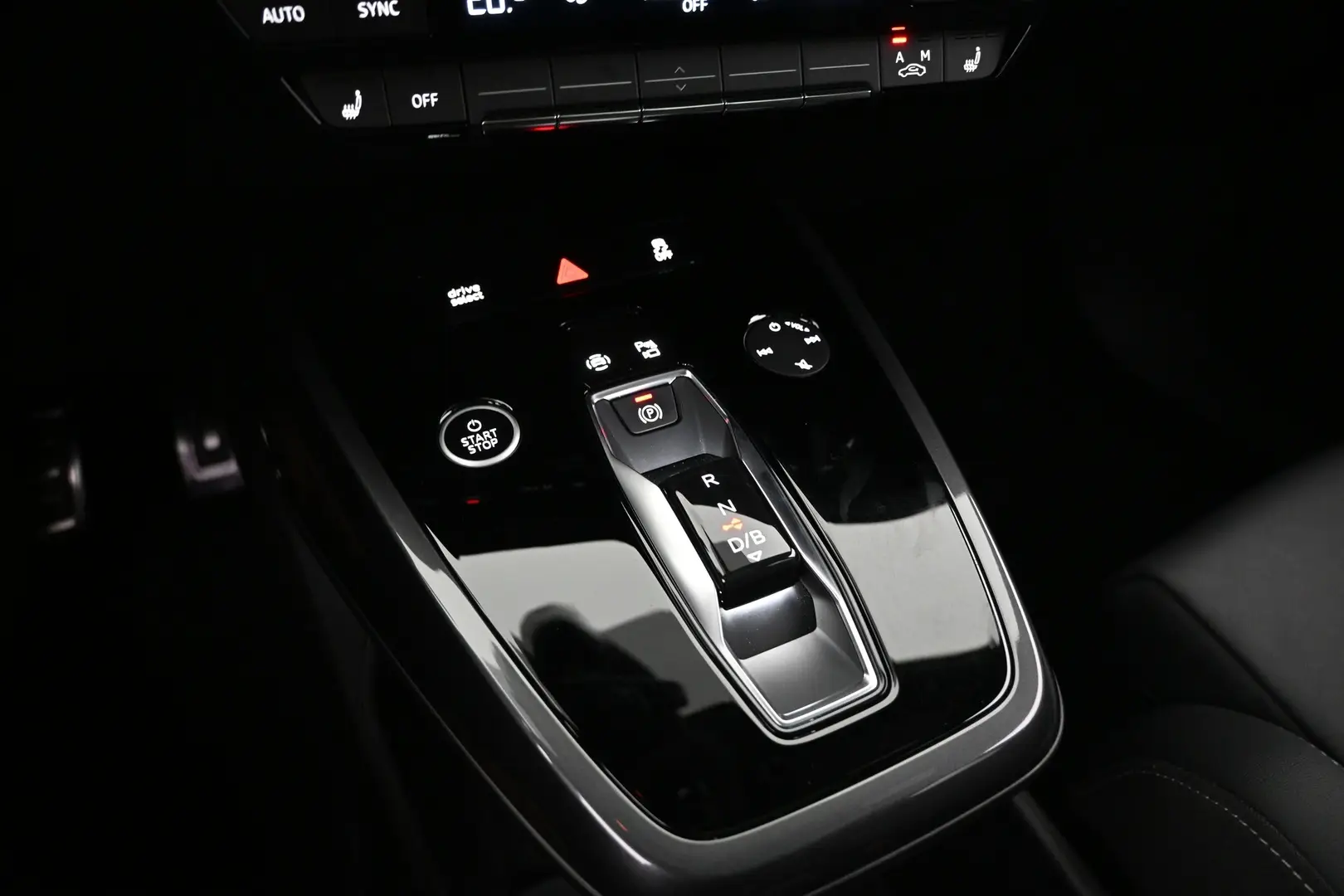 Car Image - 2SeCTMPM0gSr3ZXLPmAPbE