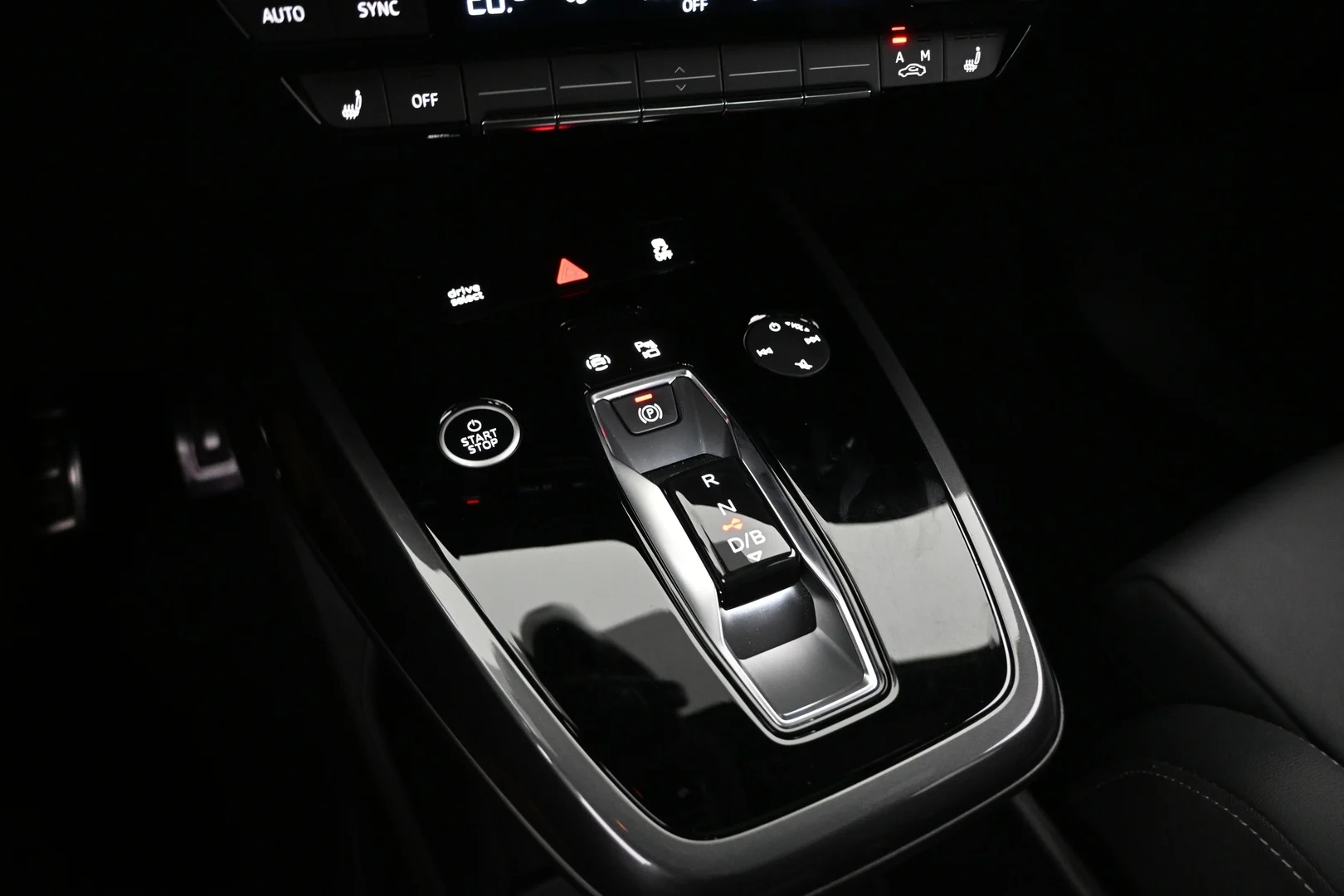 Car Image - 2SeCTMPM0gSr3ZXLPmAPbE