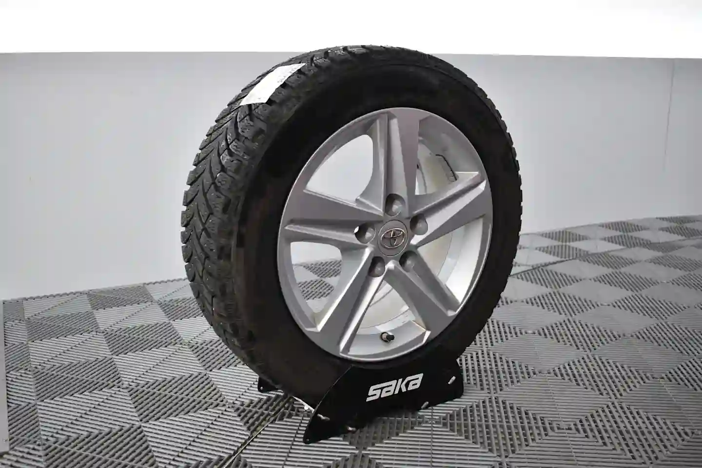 Car Image - 43Q5LSQniUnF3fVyDLxzUV