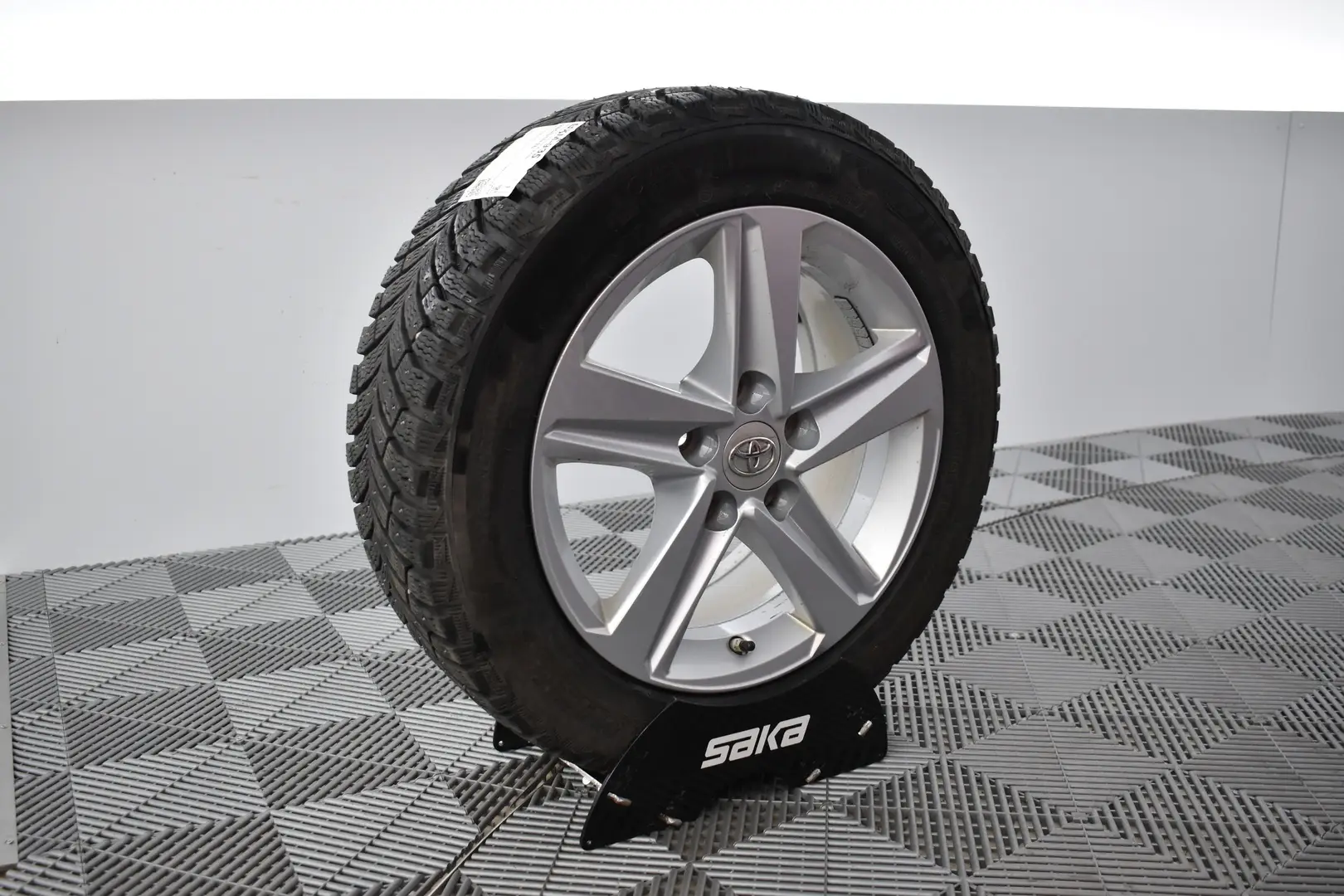 Car Image - 43Q5LSQniUnF3fVyDLxzUV