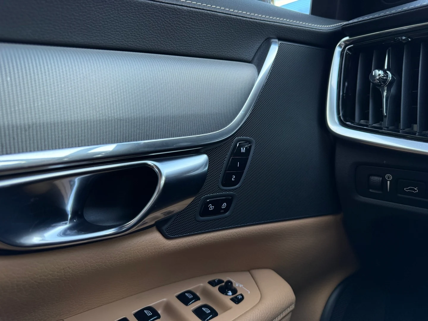 Car Image - ScKbE4h7fM9UVcaPSX9IL