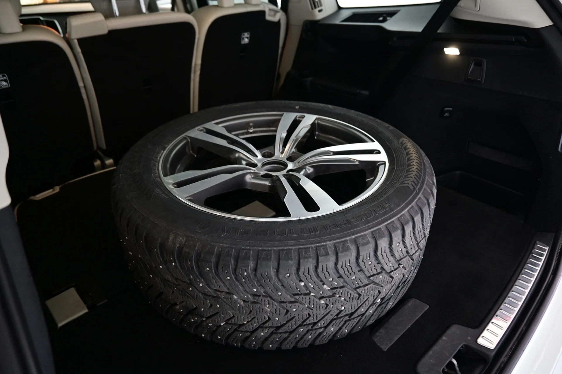 Car Image - XIWqJqIJoMQ3I8qwVMj26