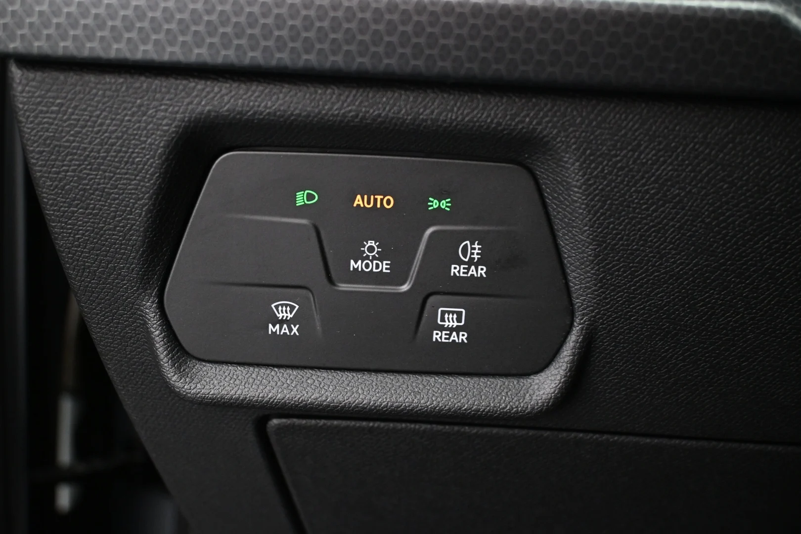 Car Image - 4WNkBK9ejkdsVOyEsv4wEy