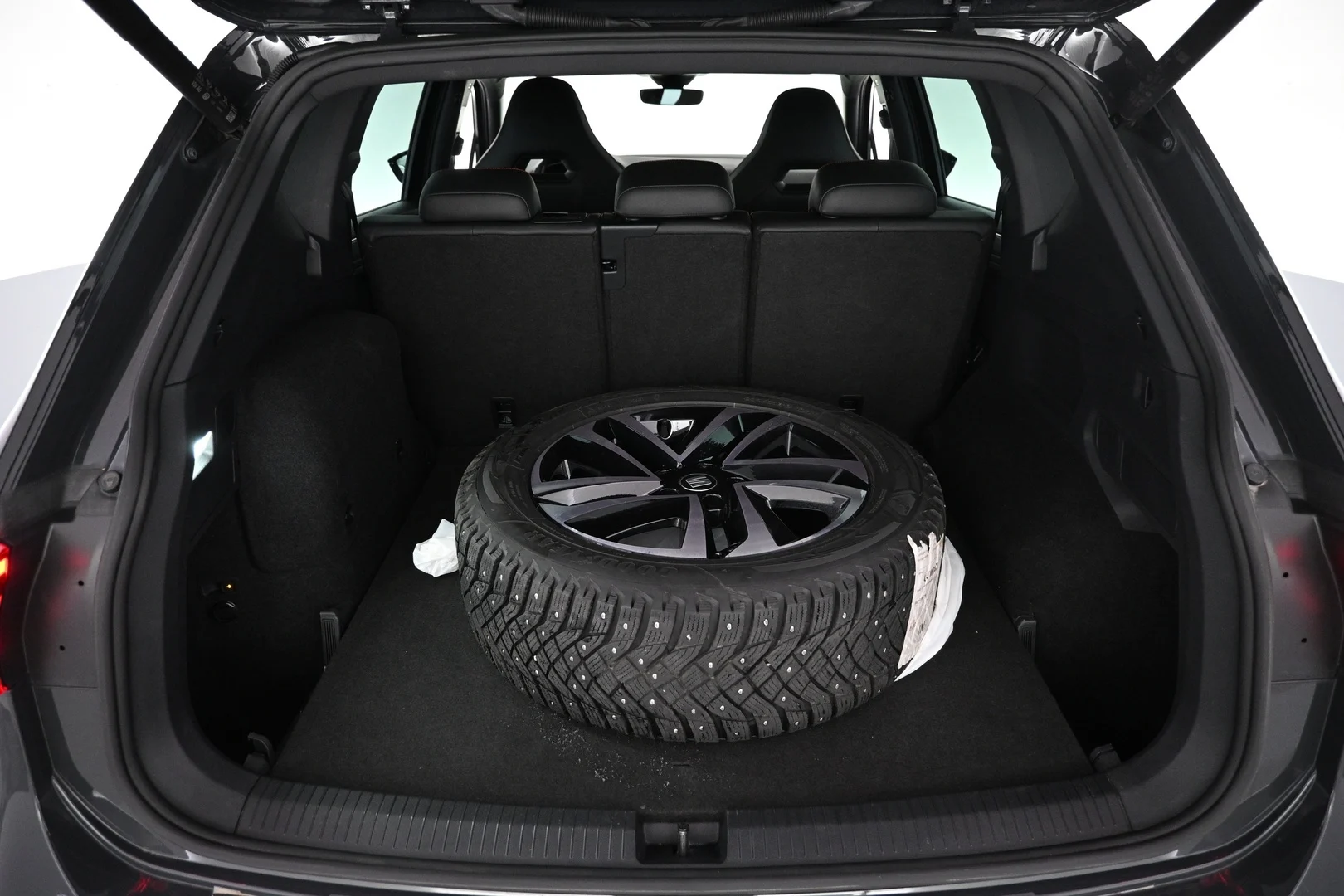 Car Image - 4KvD5XbLEb3KoD2HuB1VdP