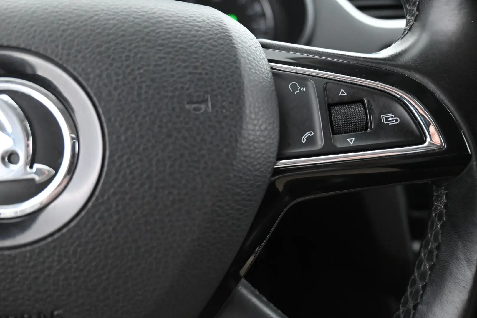 Car Image - 6uP9j8PVpmDpYNYIxBjsod