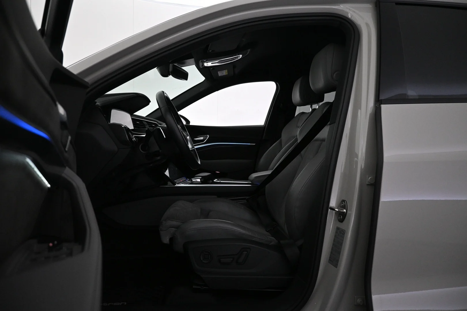 Car Image - H1GAqbb5wSGXI3Ox2HtBd