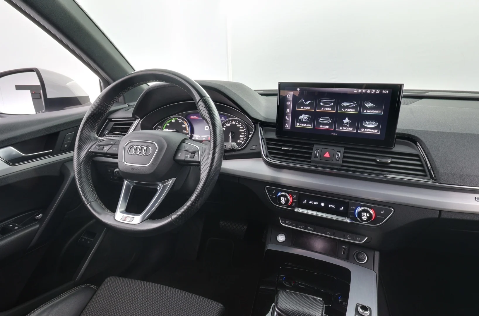 Car Image - 27QmQ9zfGBD6VHxK5mPBhl