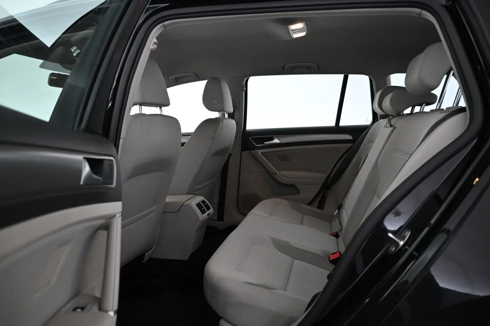 Car Image - 4jkKK9YrPTJDMgXooTe25O