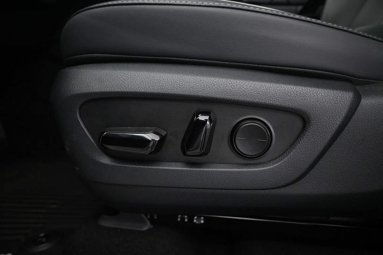 Car Image - 5fqYJBbXowPP5dswGb3Gwz